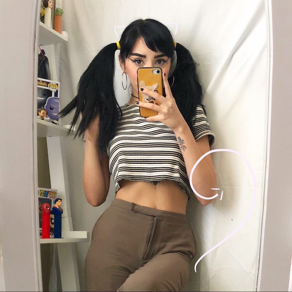 Meet your Posher, Leslie